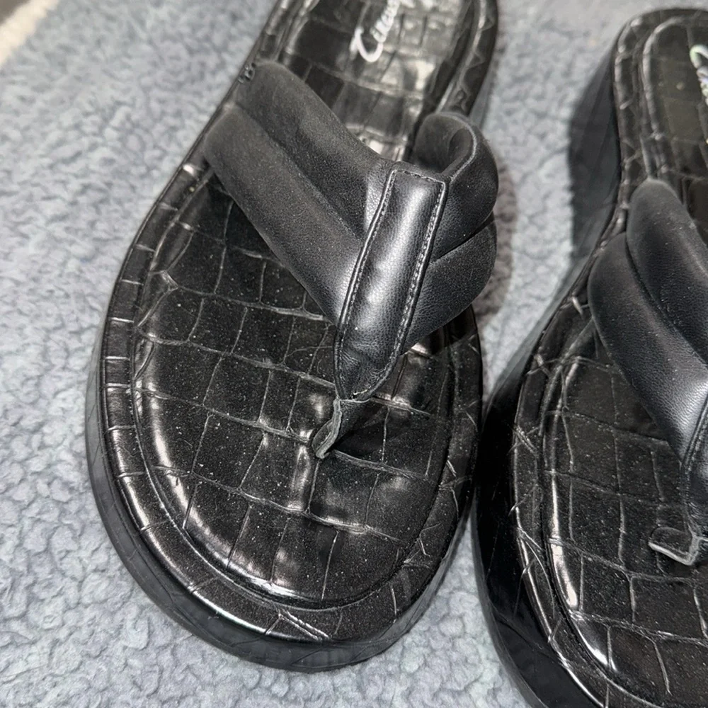 Womens Circus by Sam Edelman black sandals, flip flops, sz 9